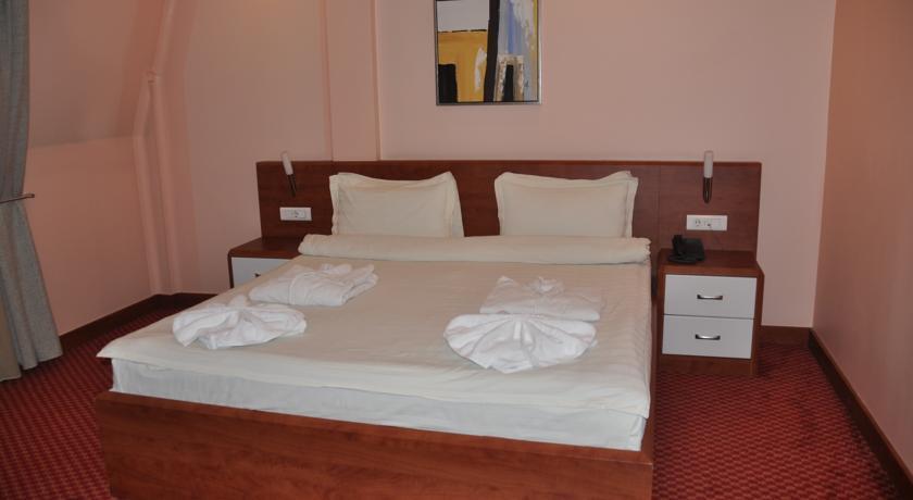 Hotel Royal Pristina Buitenkant foto