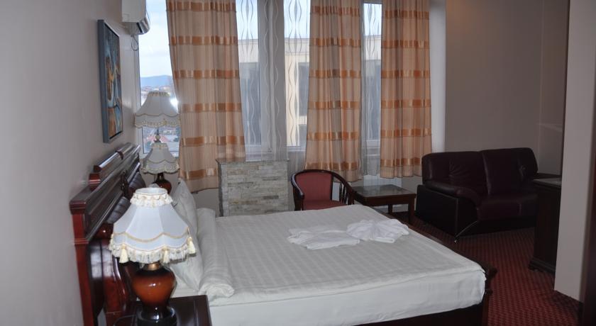 Hotel Royal Pristina Buitenkant foto