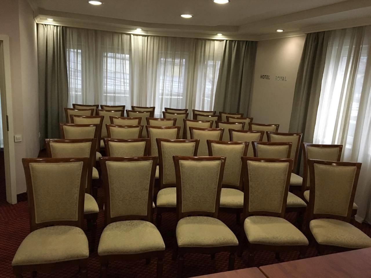 Hotel Royal Pristina Buitenkant foto