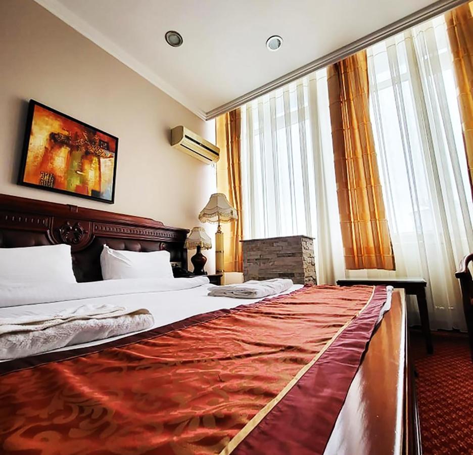 Hotel Royal Pristina Buitenkant foto
